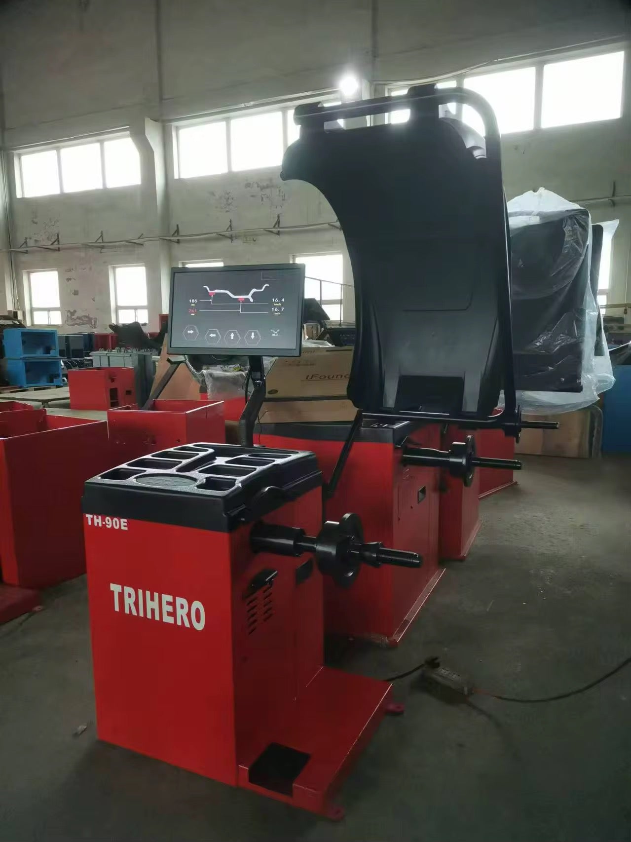 LCD Screen Wheel Balancer TH-90E with Laser Location