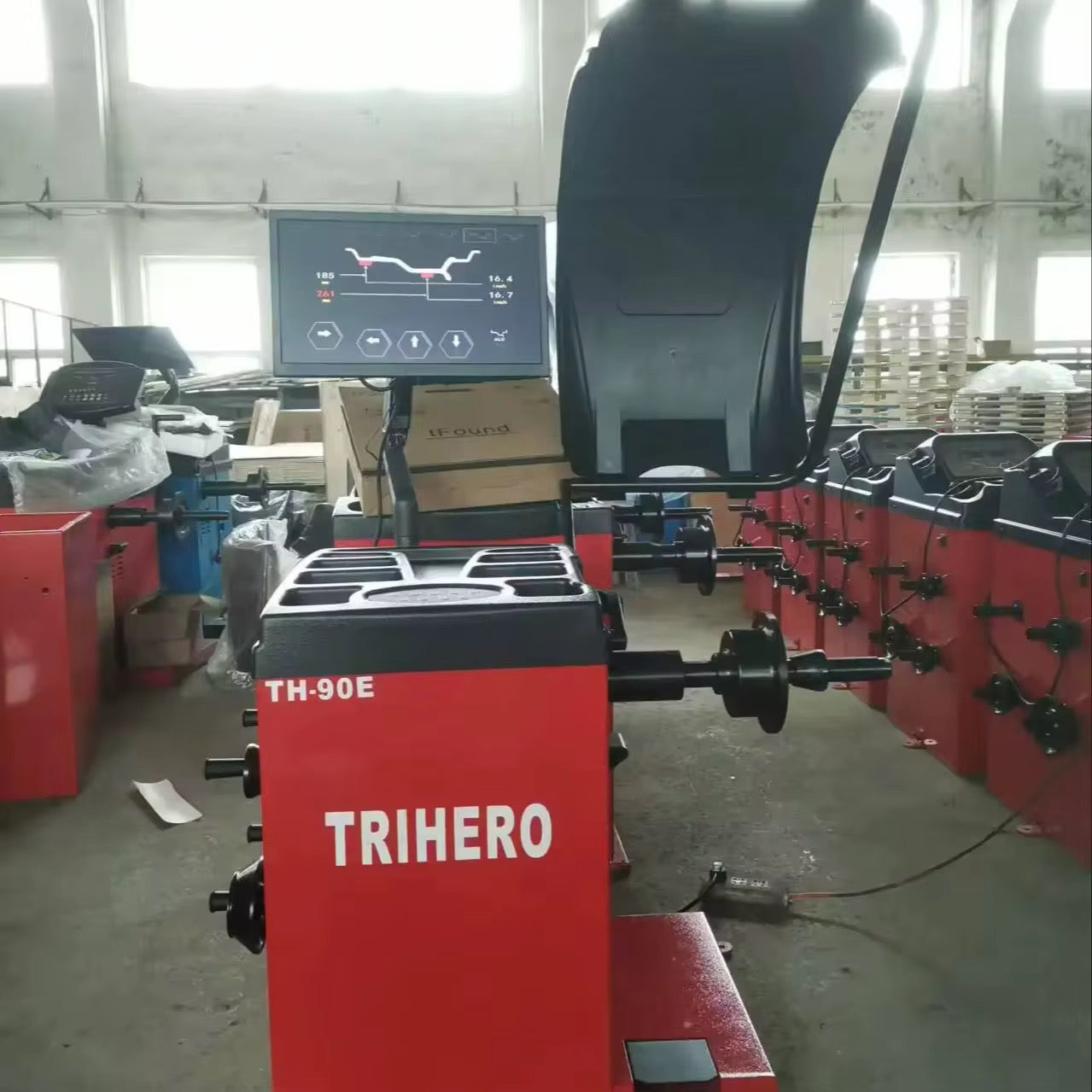 LCD Screen Wheel Balancer TH-90E with Laser Location
