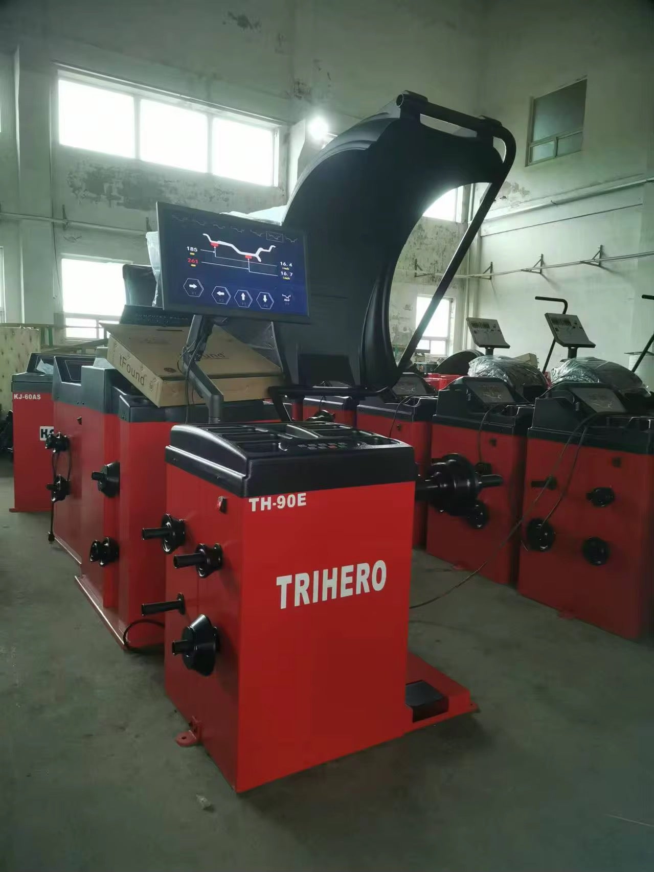 LCD Screen Wheel Balancer TH-90E with Laser Location