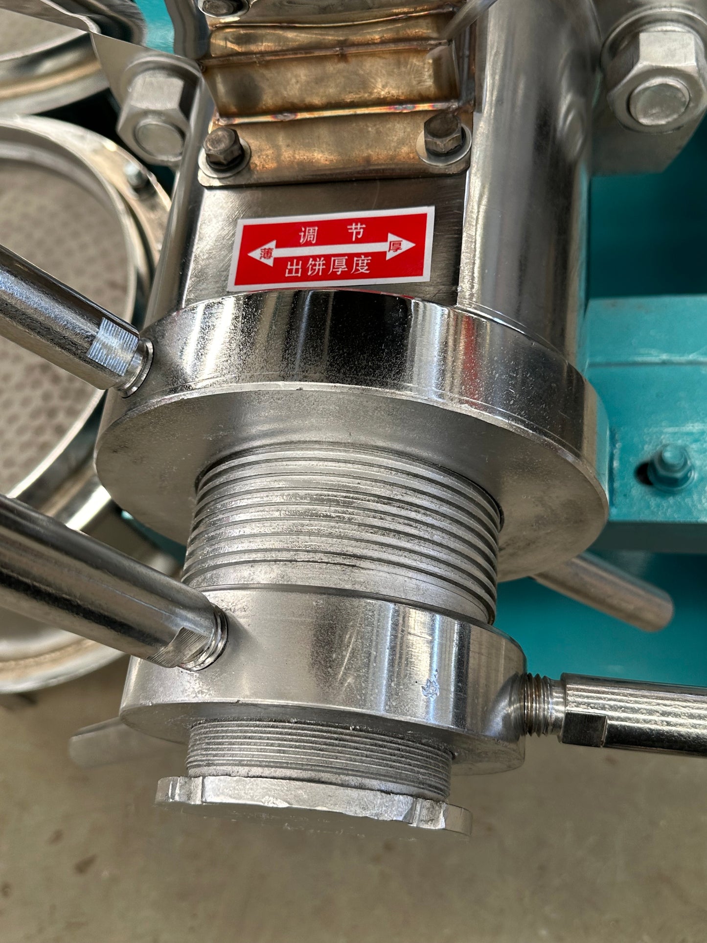 Hydraulic Screw Oil Press Machine | Cold & Hot Oil Extraction for Avocado, Coconut, Olive & More